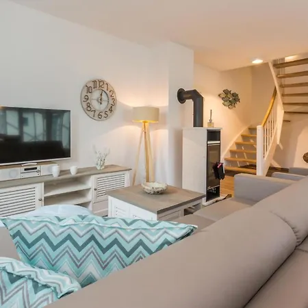 Schulstr_28 _haus Helle Brise_ * Zingst